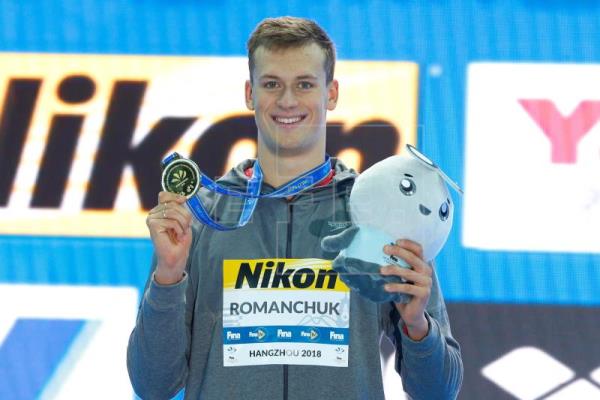 Nadador Mijailo Romanchuk